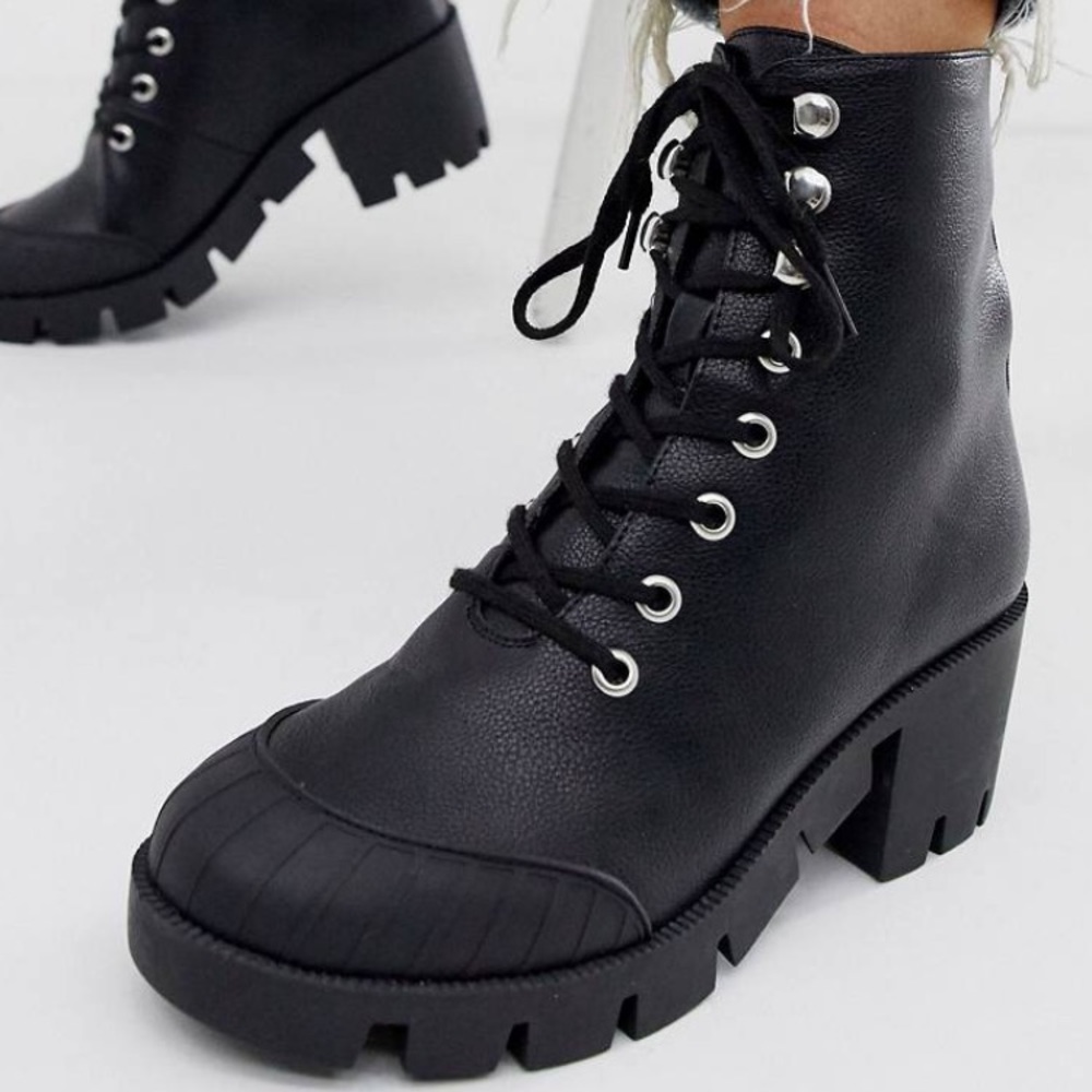 Chunky hip boots